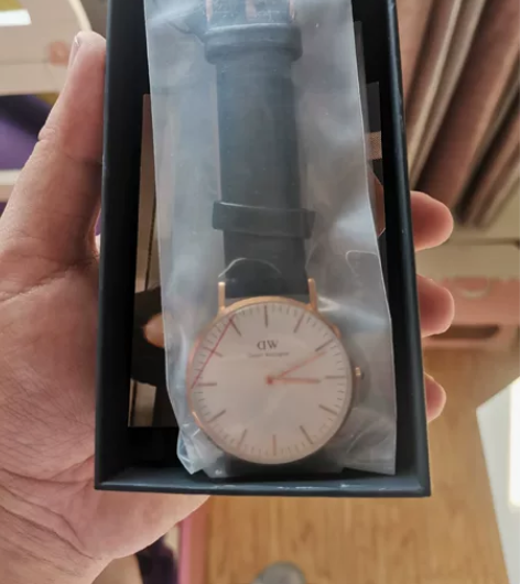 DW女士手表皮带，全新未拆封 感兴趣的话点...