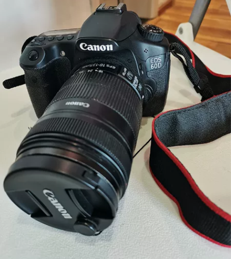 佳能单反相机60D，很少使用，所有的配件请...