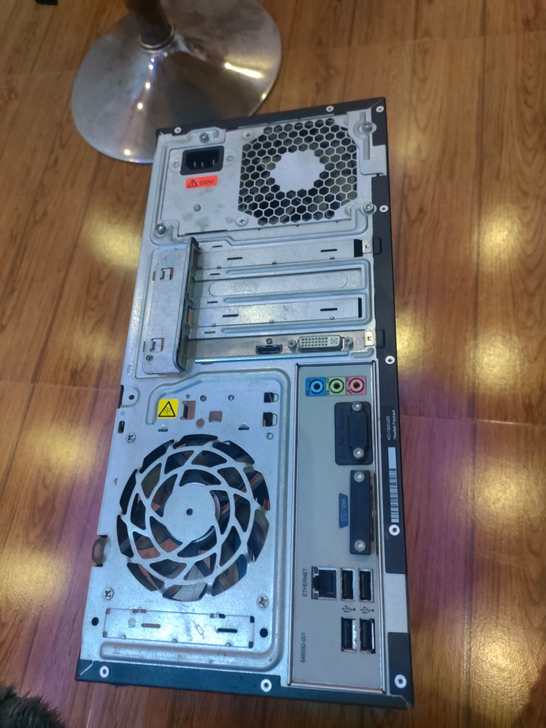 电脑主机 机器板正 基本没一点灰 h61主...