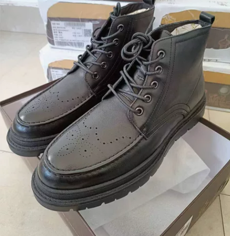 特价全新CAMEL骆驼专柜正品头层牛皮黑色...