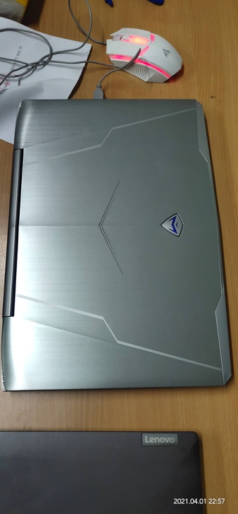 本人闲置一台机械师笔记本F117-S。成色...
