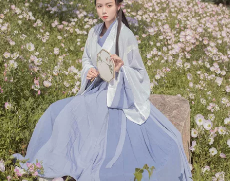 五五年汉服女 凛冬 交领襦裙3米摆 感兴趣...