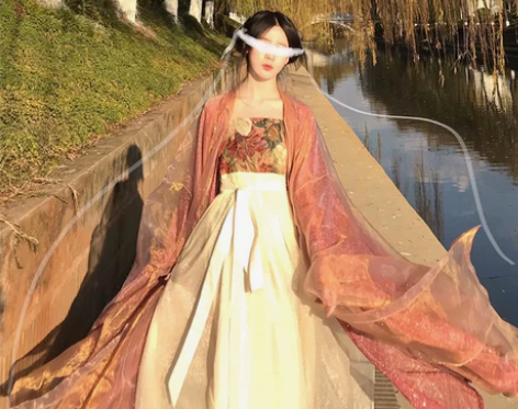 可以当晨袍的汉服，仅在室内穿过，半卖半送。...