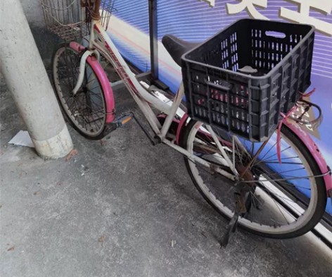 凤凰牌女装单车自行车,24寸斜杠,带车锁。...