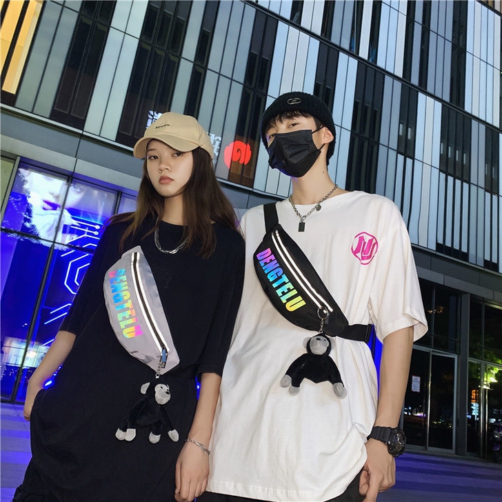 实体店不干,清仓处理,一批特价潮牌斜挎包男...