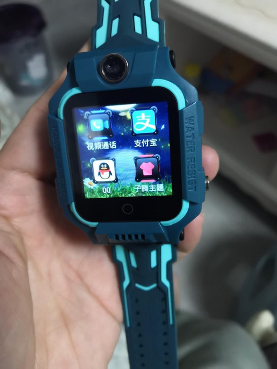 一折出全新正品小天才儿童电话手表Z6同款，...