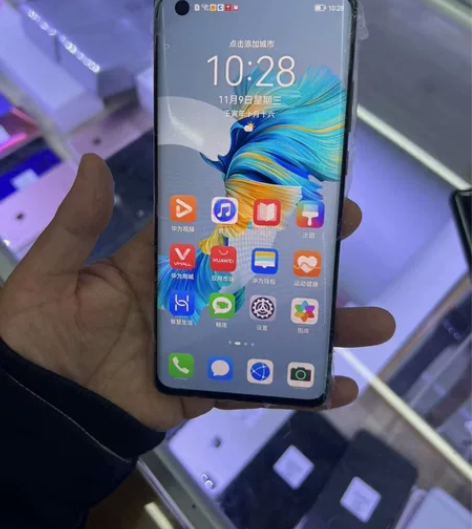 华为新款mate40E，8+128g黑色，...