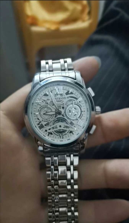 分手了不想留包装盒子都在机械手表