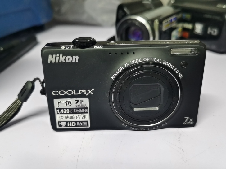 尼康S6000数码相机