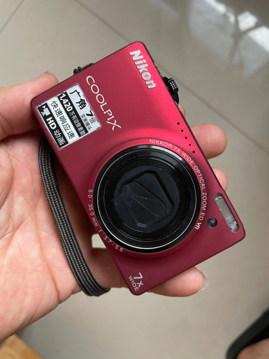 出一台尼康S6000  相机 没怎么用，一...