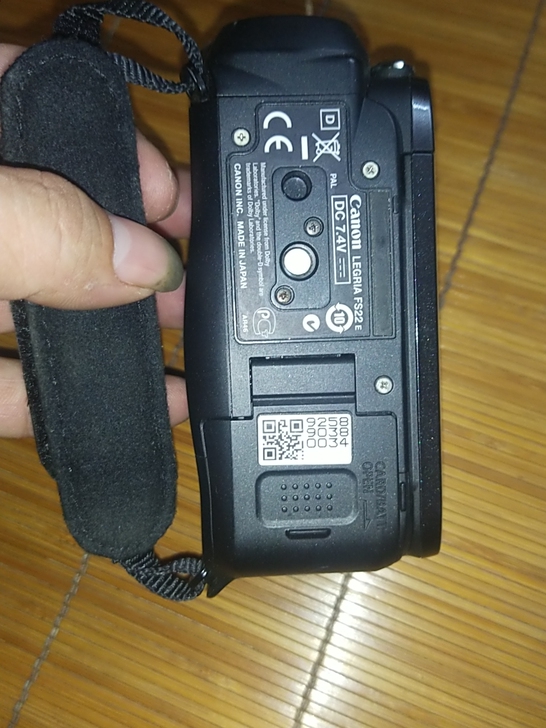 佳能摄像机照相机FS22，成色如图，功能不...