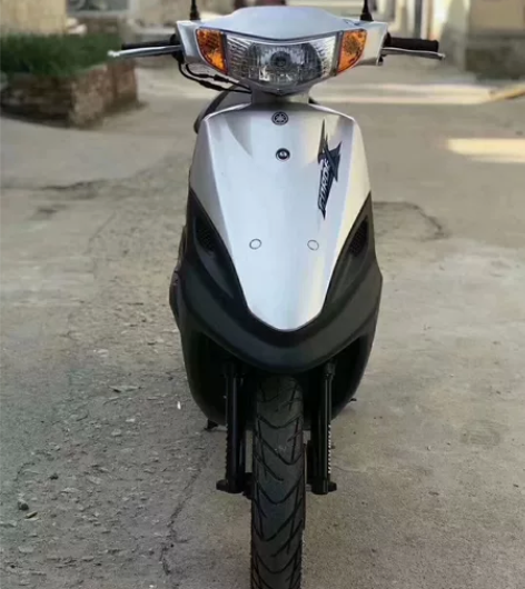 二手摩托车，踏板车，女装车准新车 雅马哈福...
