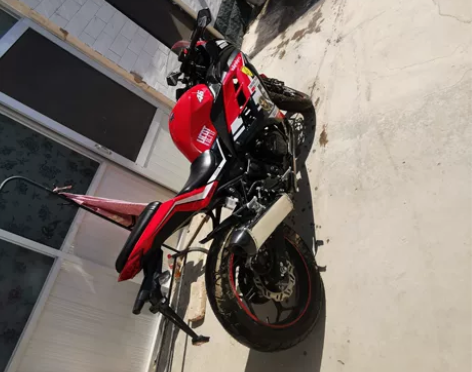 宝雕摩托车99新，买来跑了150公里，未上...