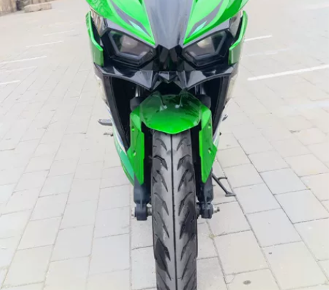 21年11月份上牌，3000公里，大力神跑...