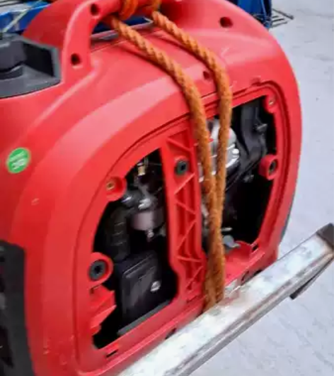 三轮车出租  搬家拉货自有三轮附近拉货，液...