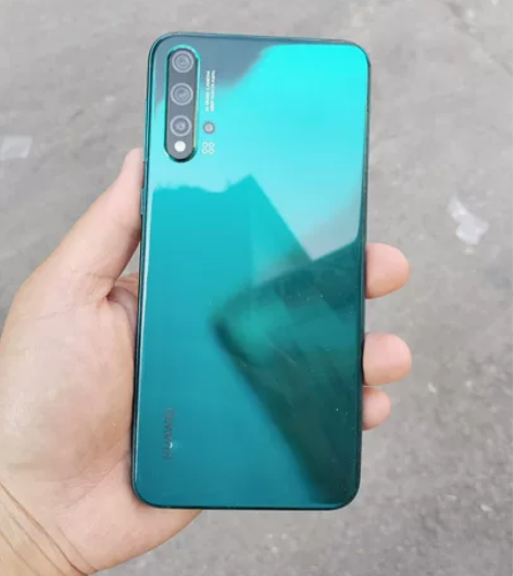华为nova5Pro，机子差不多95新，唯...
