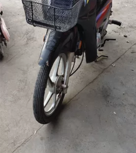 新大洲夲田100摩托车，买了电动车，骑不到...