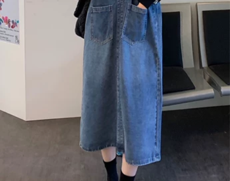 牛仔背带裙女夏季2022新款复古港味长款过...