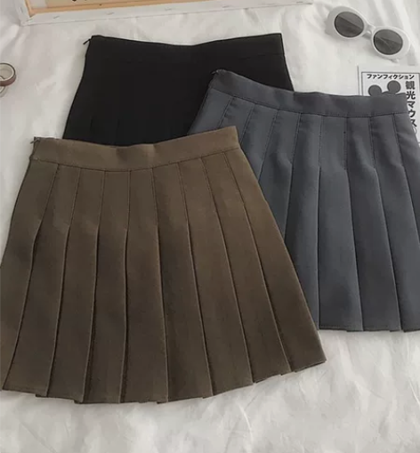 咖色百褶裙，s码尺码表如下，对我有点短了，...