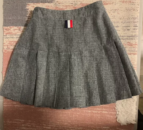 百褶裙半身裙，有裤子内衬防走光，上身版型很...