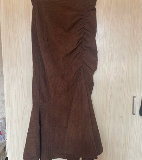 鱼尾裙，全新未穿过，一百斤以内穿， 感兴趣...