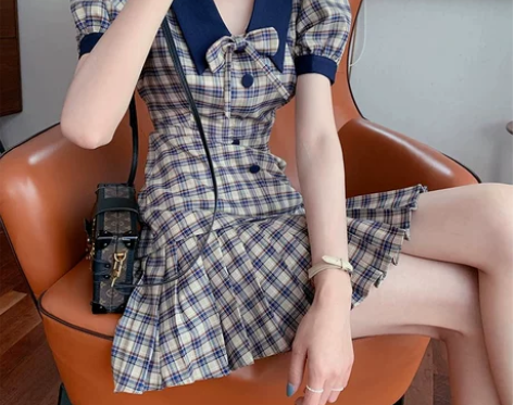 赫本风法式收腰显瘦气质女神范黑色娃娃领泡泡...