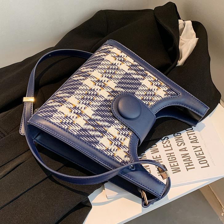 天彩翼飞 女士包全新的没用过，需要的拍