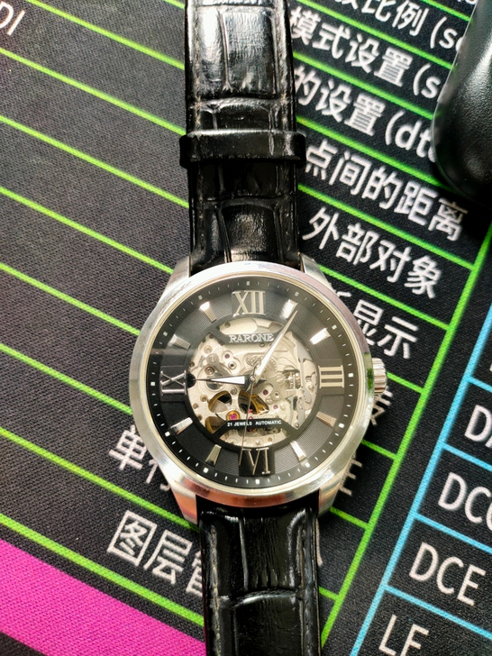 雷诺机械表 全新 买了两周带着感觉沉重，想...