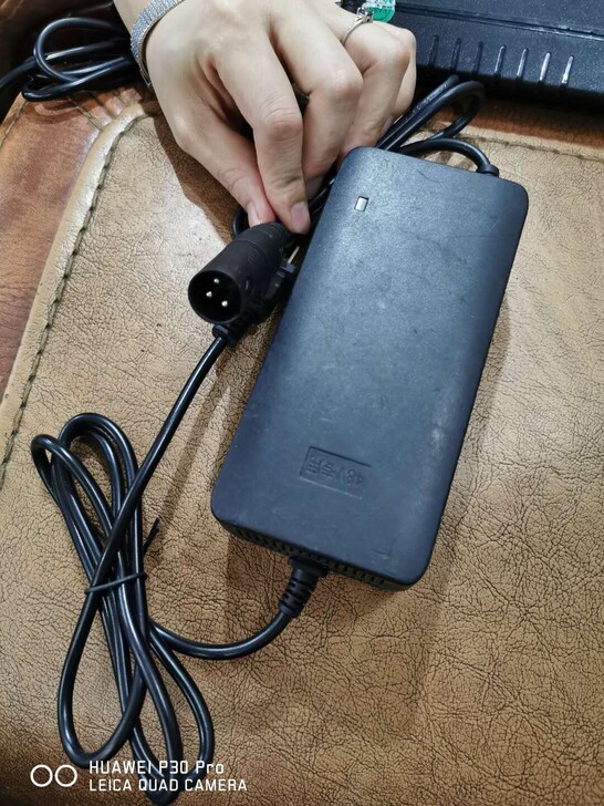 48伏2安输出电压54.6，包邮20元 二...