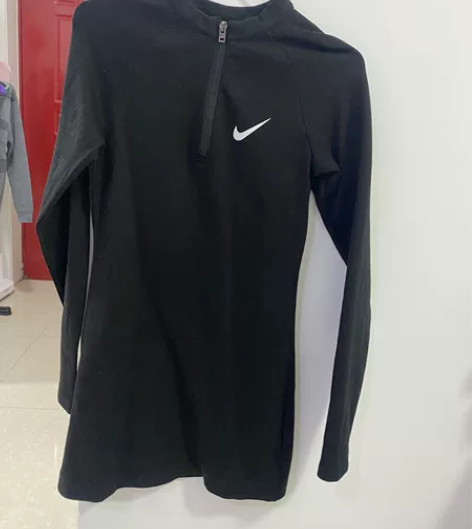 nike耐克运动风连衣裙，正 感兴趣的话点...