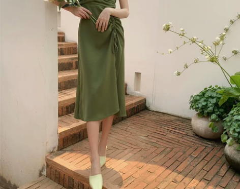 SYT年代感港风 褶皱裹胸吊带连衣裙收腰显...