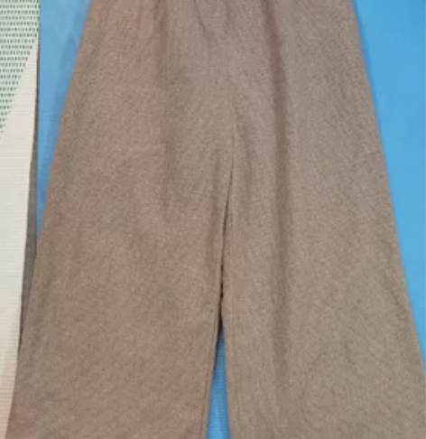 连体裤，卡其色 感兴趣的话点“我想要”和我...