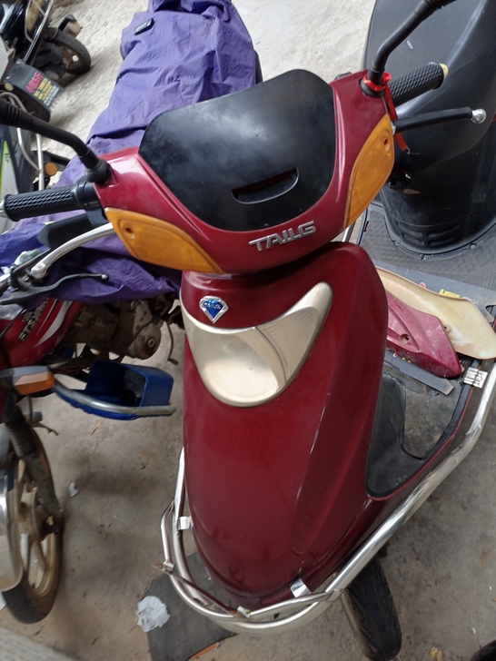 台铃电动车72伏20安黑金电池。