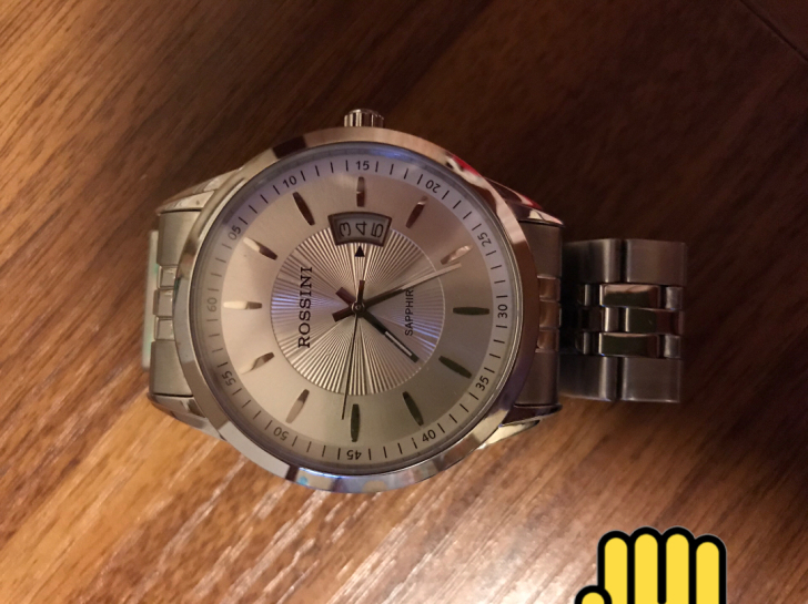 闲置不用，便宜处理，成色不错，戴了没几次，...