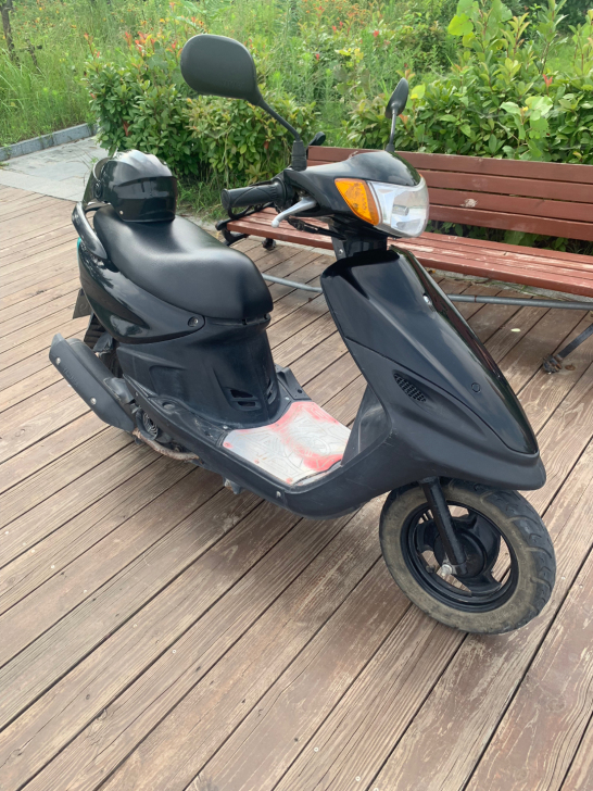 出售个人一手雅马哈踏板摩托车、一共行驶2万...