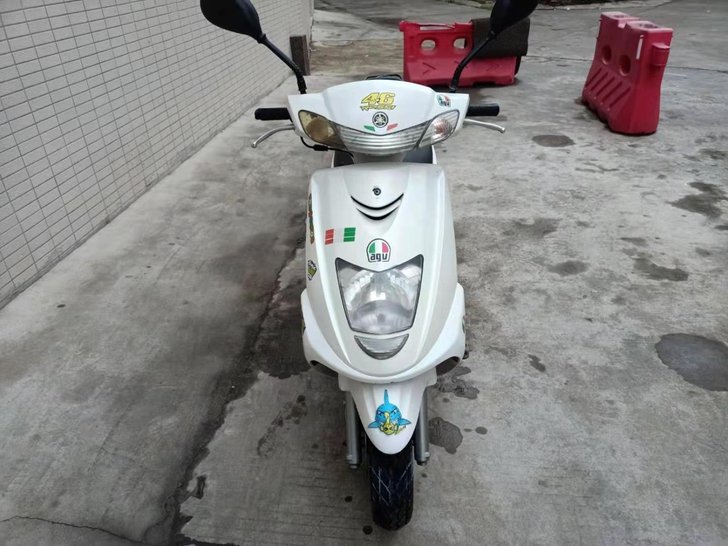 雅马哈悦鹰100CC踏板摩托车，省油够力，...