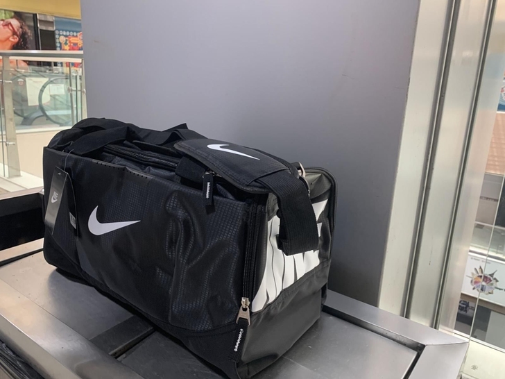 低价处理运动健身包男女旅行包大容量独立鞋仓...