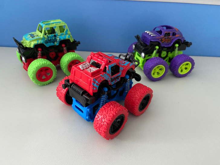 全新男孩惯性四驱越野车防震避震仿真地摊玩具