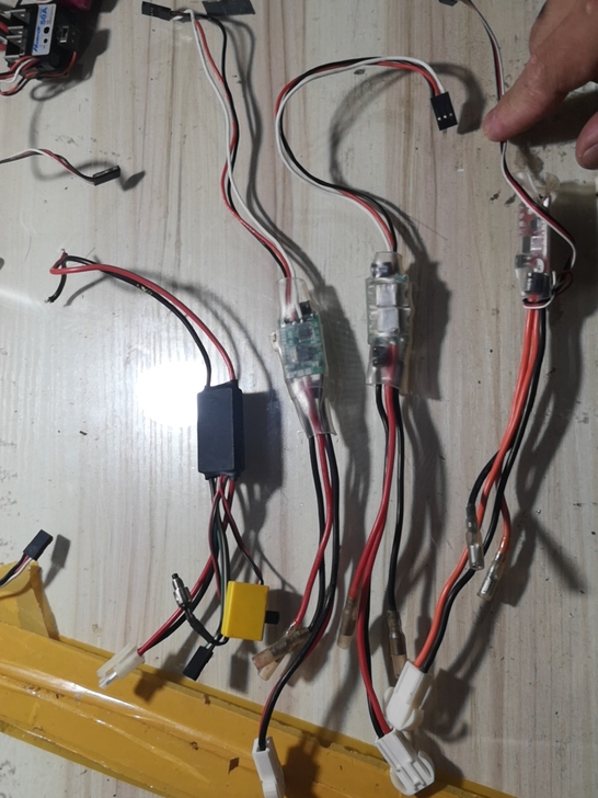 固定翼，直升机，20安有刷电调！透明包装是...