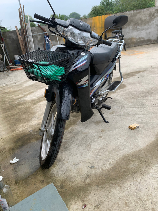 力帆弯梁摩托车110准新车状态,17年12...