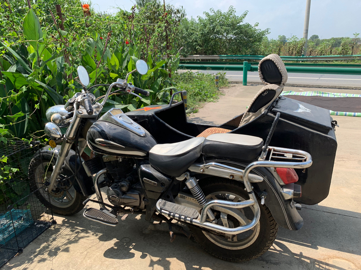 银钢150边三轮摩托车，挎子摩托车，挎斗摩...