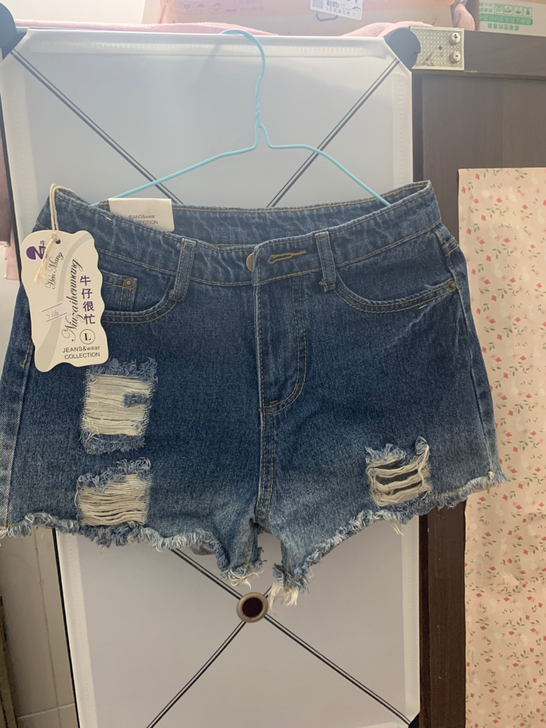全新，第一条，女牛仔短裤，L码，第二条，X...