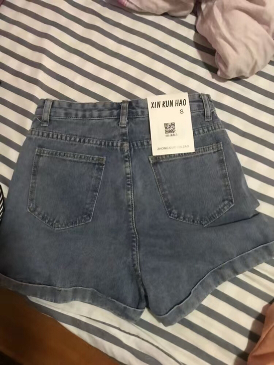 高腰卷边牛仔短裤女款，显瘦百搭，全新S码（...