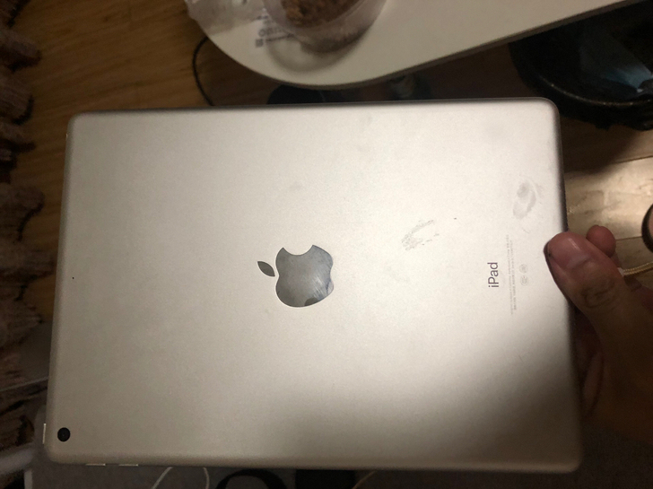 128内存iPad6,功能完好,裸机带有原...