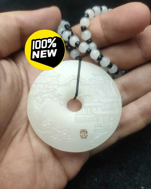 玉雕工作室不开了,剩下来一些白玉山水江南水...