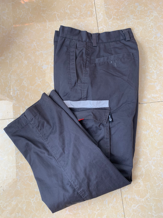 顺丰快递春秋裤厚裤子，有现货，成色8-9新...