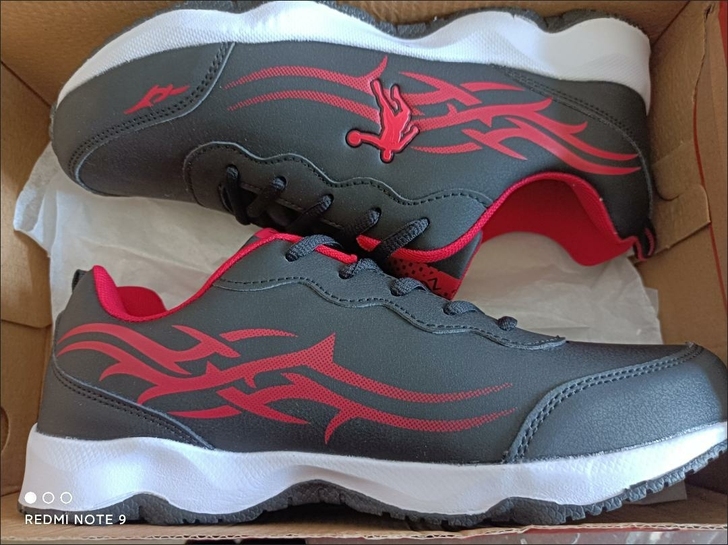 捡漏！品牌乔丹格兰男鞋新款运动鞋男皮面休闲...