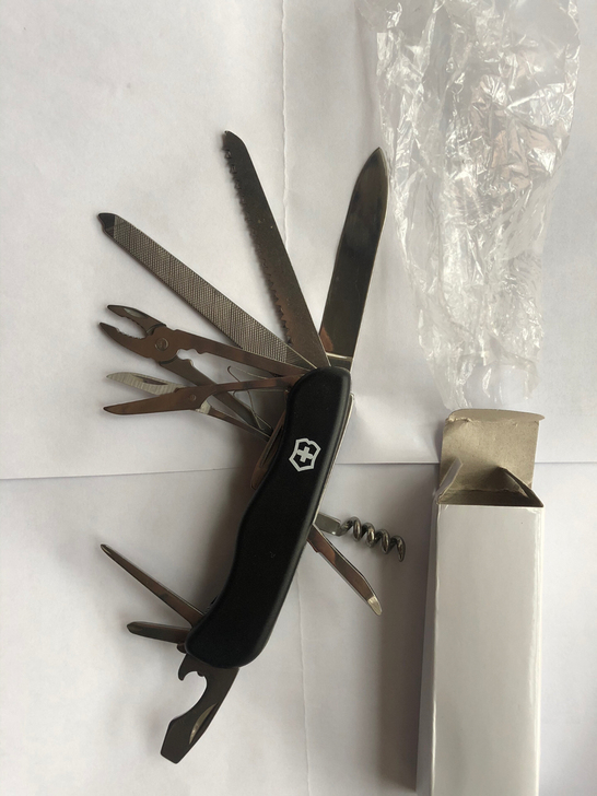多功能小刀，库存货。说明几点。1.用料十足...