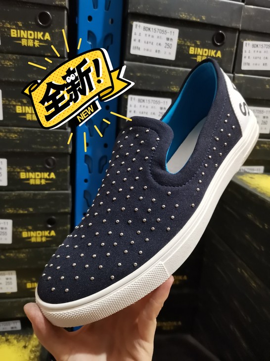 全新铆钉休闲鞋时尚个性乐福鞋，就一双40码...