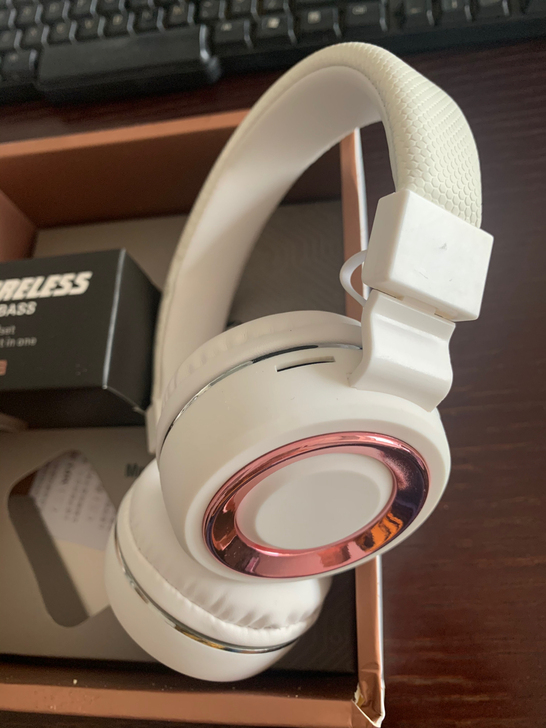 全新包邮超级重低音蓝牙耳机 超长播放 内可...